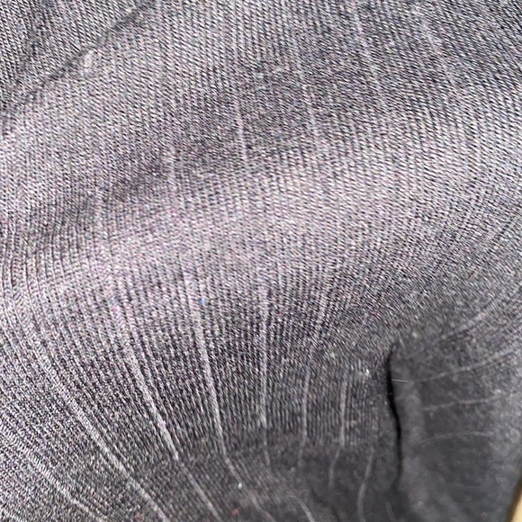 A black ribbed tee - Picture 2 of 3